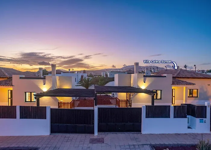 Caleta Sunset By Villa *